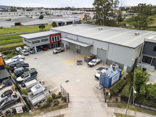 Warehouse for rent in Toombul, Queensland