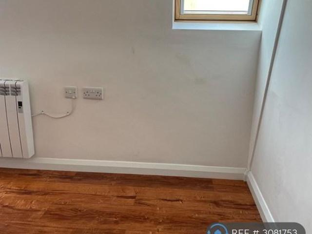 Apartment for rent in High Wycombe Community Board, High Wycombe