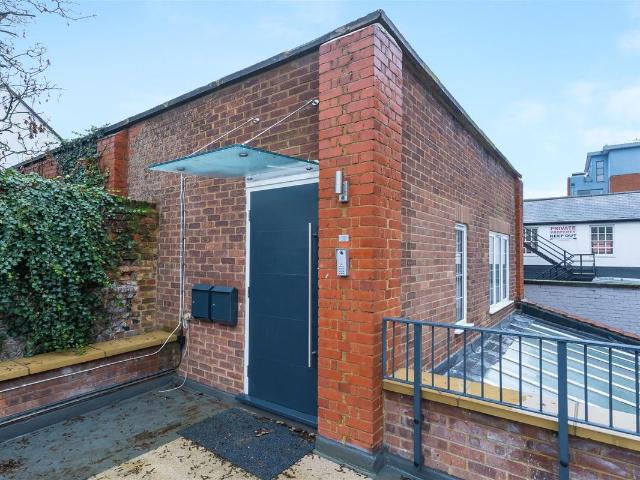 Apartment for rent in High Wycombe Community Board, High Wycombe