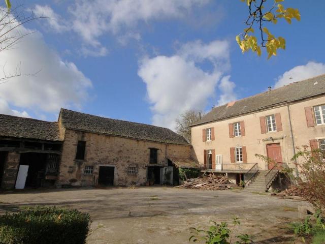 Ferme vente à Villefranche-de-Rouergue, La Salvetat-peyralès