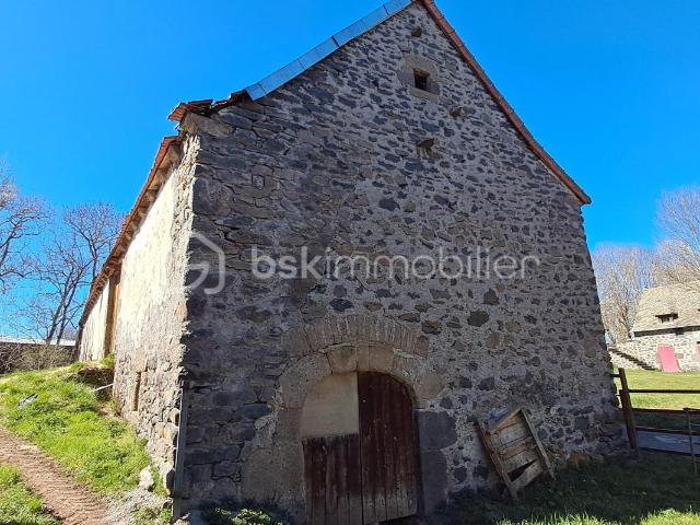 Ferme vente à Saint-Flour, Chalinargues