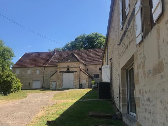 Ferme vente à Les Quoys, Saint-Sulpice