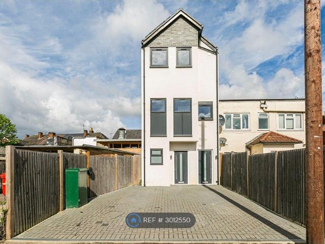 Apartment for rent in Addlestone, Runnymede