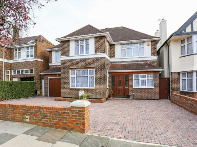 House for rent in London Borough of Ealing, Park Royal