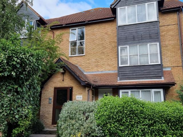 Studio for rent in Colindale, Greater London