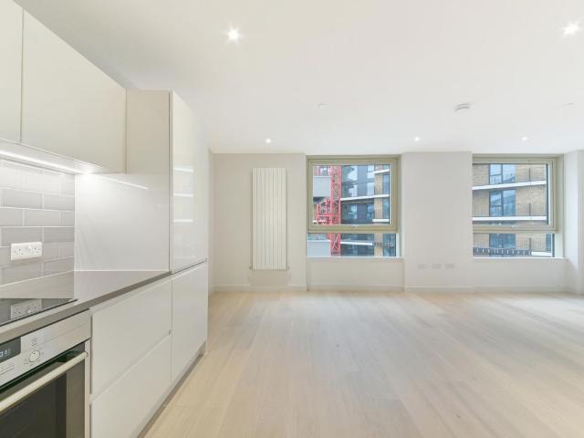 Studio for rent in Silvertown, Greater London