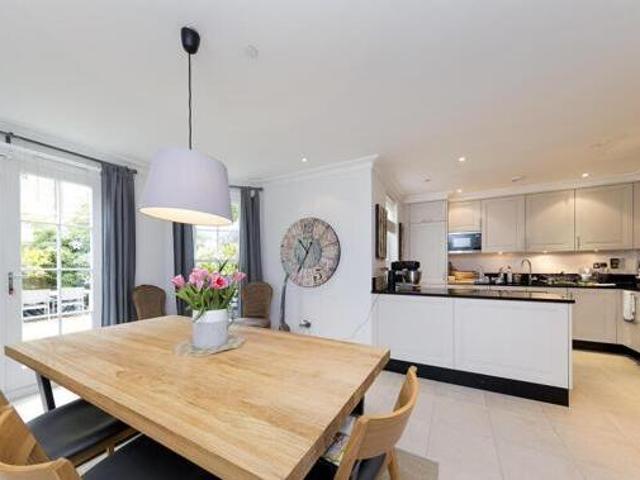 House for sale in Isleworth, Greater London
