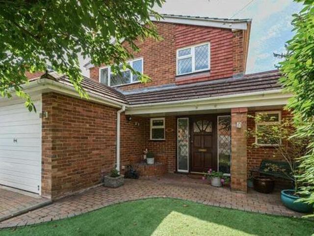 House for sale in Crowthorne