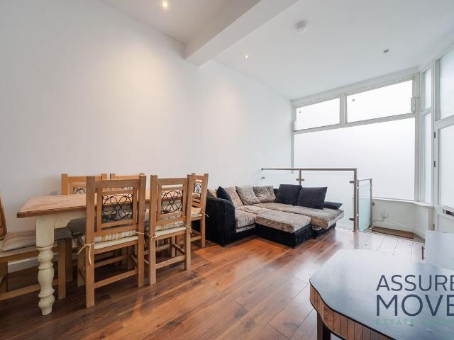 Apartment for rent in Highbury, Greater London