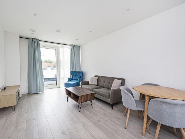 Apartment for rent in Bromley-by-Bow, Poplar Grove