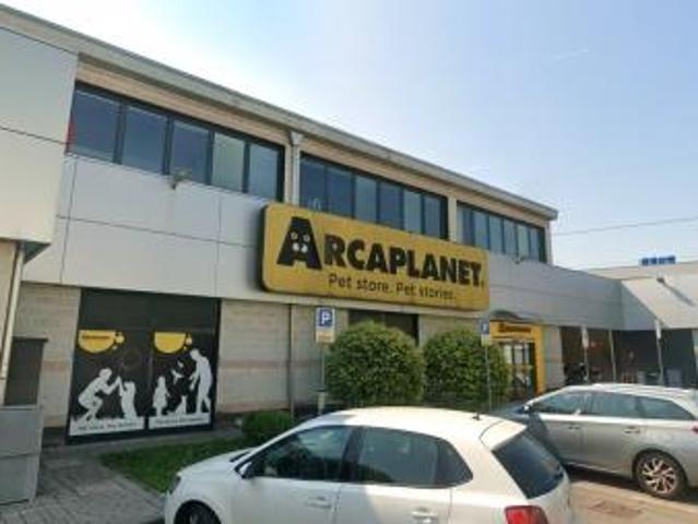 Locale Commerciale in affitto a Corsico, Lombardia