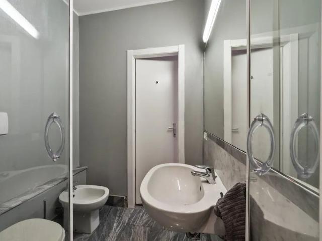 Appartamento in affitto a Centro storico, Milano