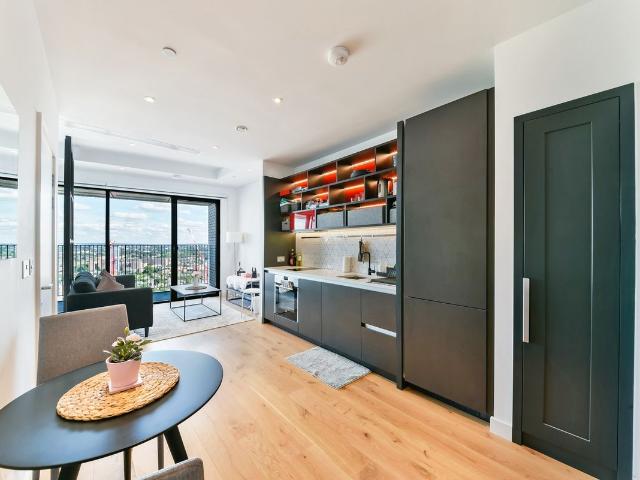 Studio for rent in Saint Matthias Estate, Poplar Grove
