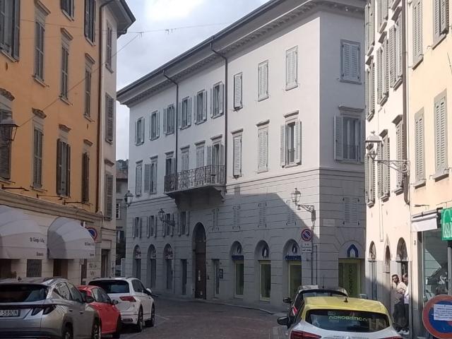 Rustico in vendita a Celadina, Bergamo