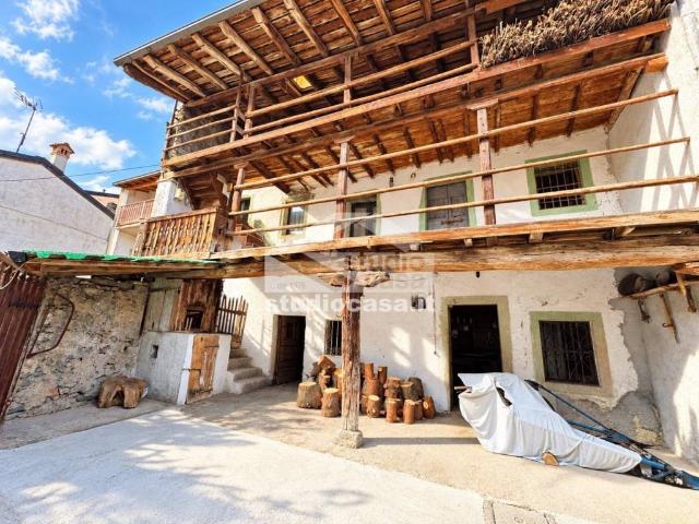 Rustico in vendita a Bossico, Bergamo