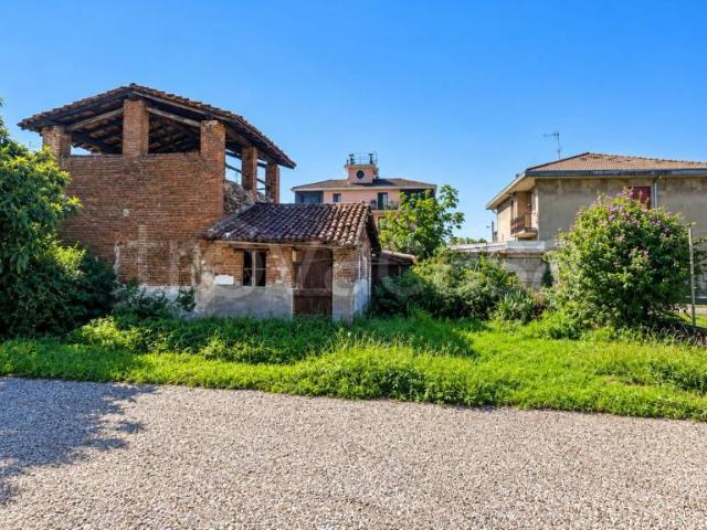 Rustico in vendita a Bienate, Magnago