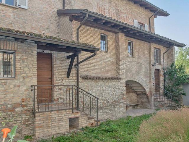 Rustico in vendita a Rivanazzano, Lombardia