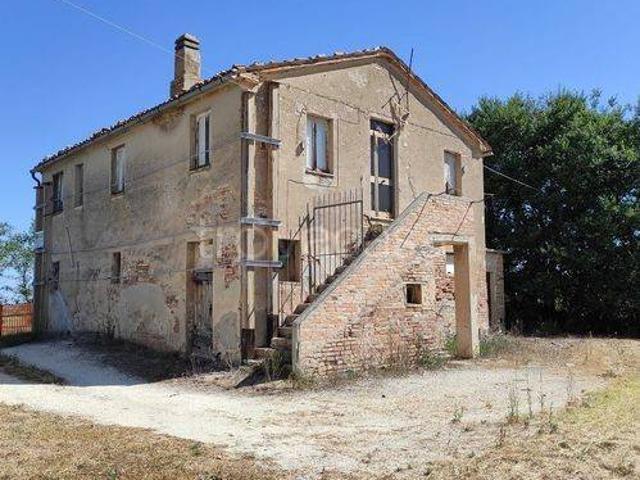 Rustico in vendita a Chiesanuova, Marche