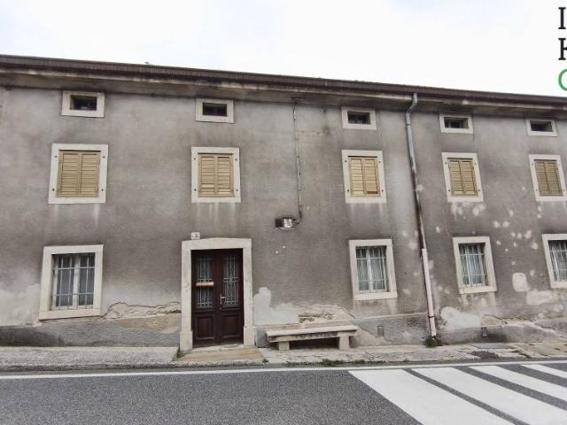 Rustico in vendita a Borgo Santo Stefano / Dolenja vas, Trieste