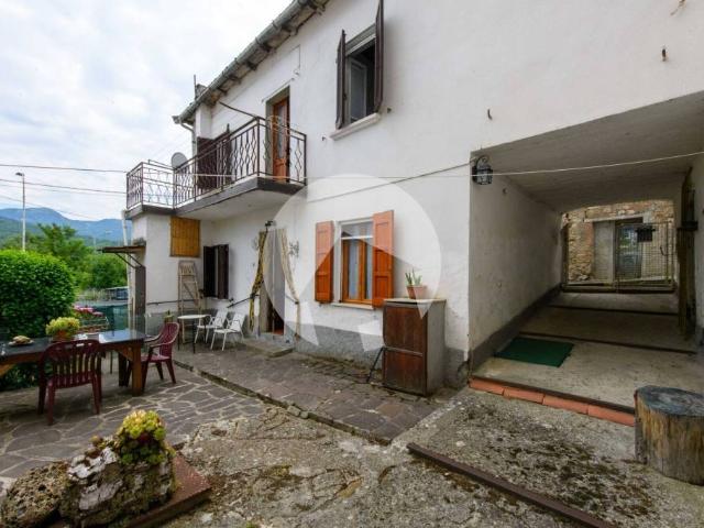 Rustico in vendita a Appennino Reggiano, Re