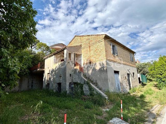 Rustico in vendita a Colle in Su, Marche