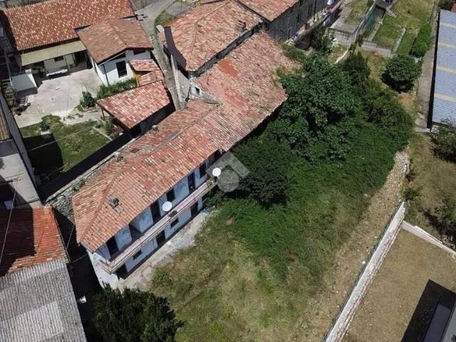 Rustico in vendita a Adrara San Martino, Lombardia