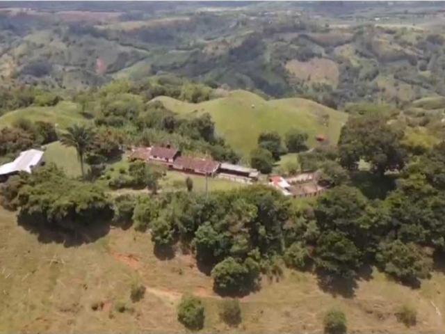 Cortijo de alto standing de 3072000 m2 en venta La Victoria, Departamento de Boyacá