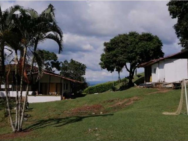 Cortijo de alto standing de 640000 m2 en venta La Victoria, Colombia