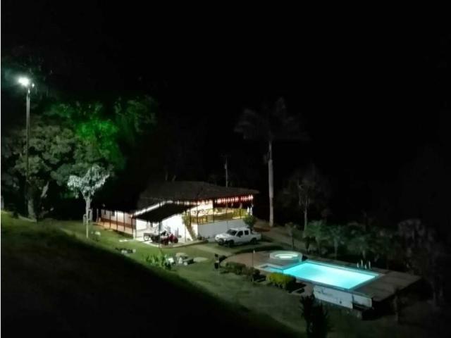 Cortijo de alto standing de 640000 m2 en venta La Victoria, Colombia