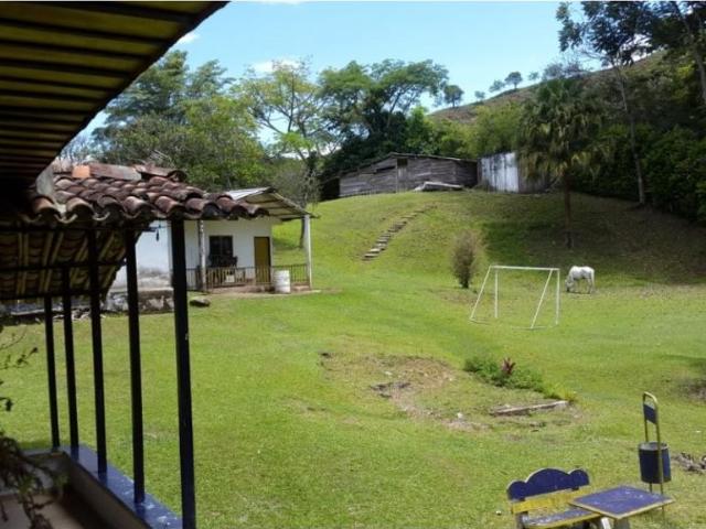 Cortijo de alto standing de 640000 m2 en venta La Victoria, Colombia