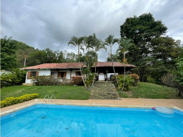 Cortijo de alto standing en venta La Mesa, Cundinamarca