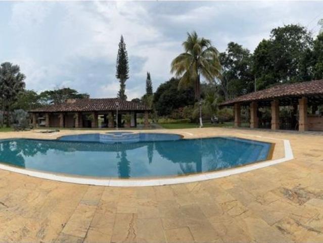 Cortijo de alto standing en venta La Virginia, Colombia