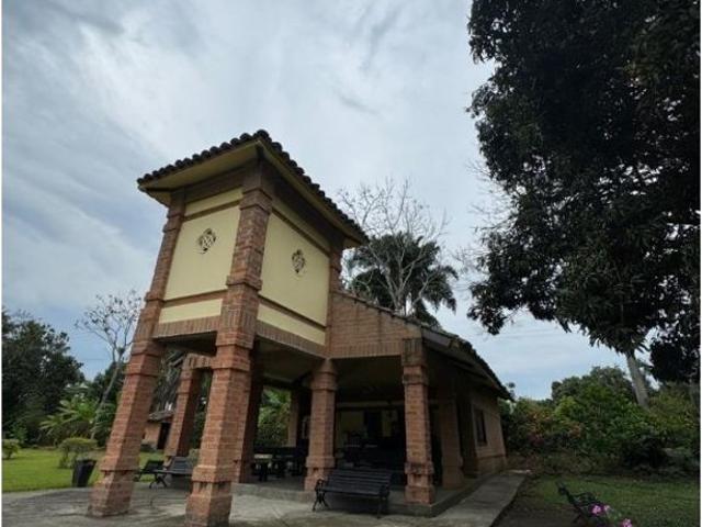 Cortijo de alto standing en venta La Virginia, Colombia