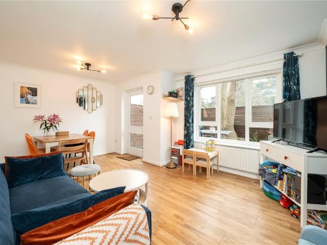 Apartment for rent in Roehampton, Greater London