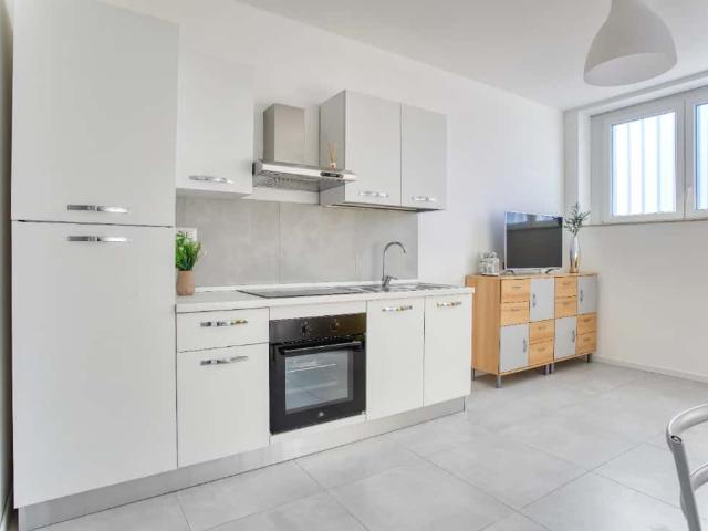 Appartamento in affitto a Municipio 4, Milano