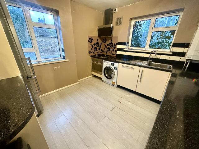 Apartment for rent in Cowley, Greater London