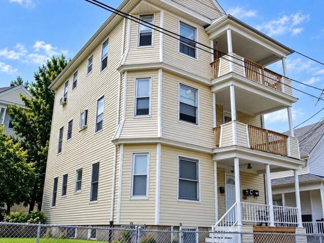House for sale in Mechanicsville, Fall River