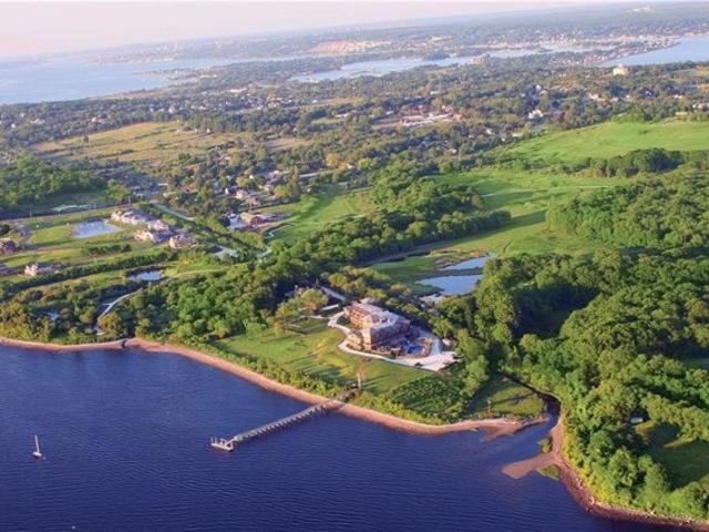 House for sale in Portsmouth, Rhode Island