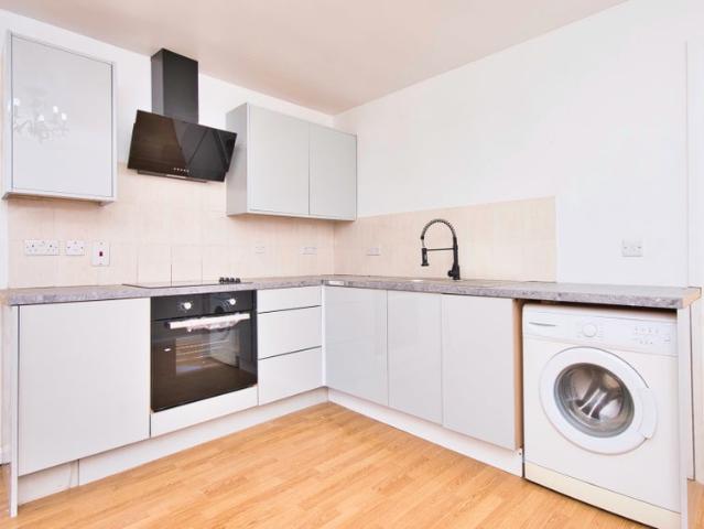 Apartment for rent in Thames View, Greater London