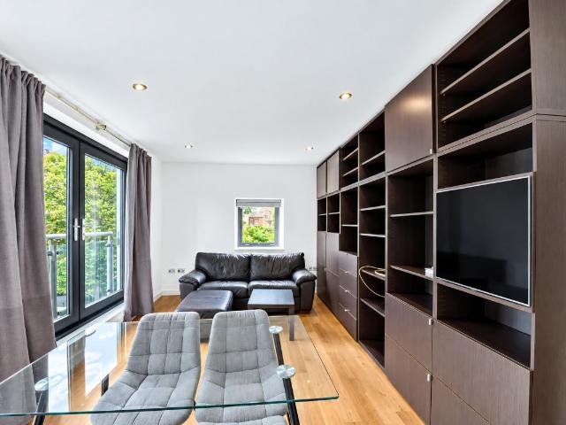 Apartment for rent in South Lambeth, Greater London