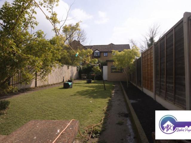 Studio for rent in Finchley, Greater London