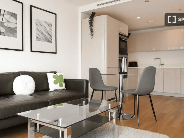 Apartment for rent in Aldgate, Greater London