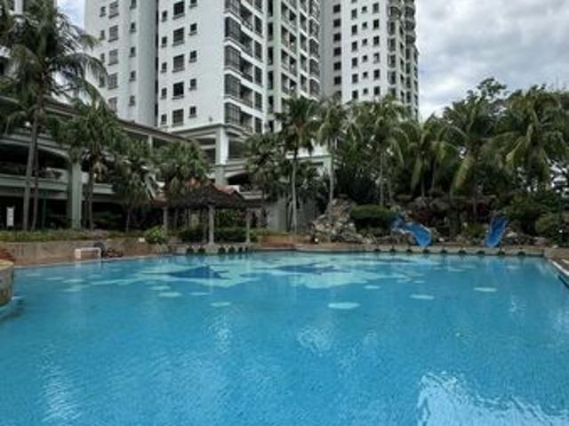 Condominium for sale in Malaka