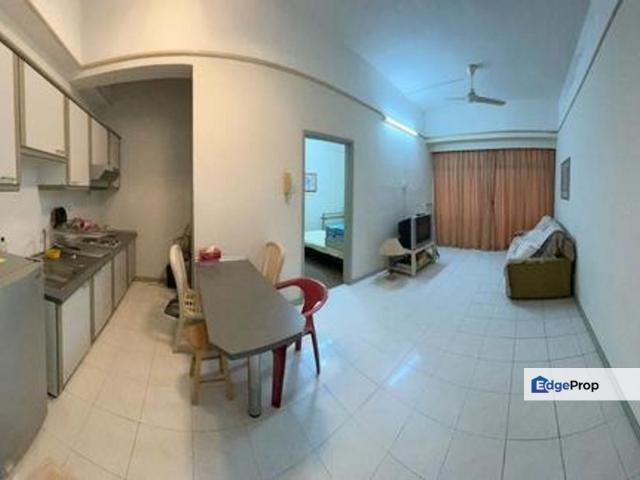 Condominium for sale in Malaka