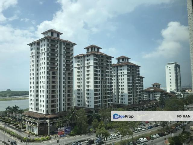 Condominium for rent in Malaka