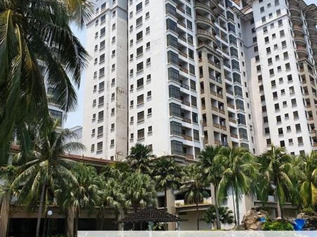 Condominium for sale in Malaka