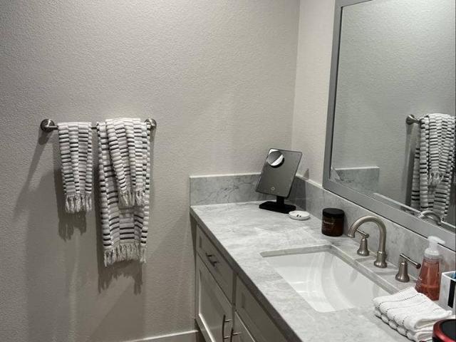 Room for rent in Costa Mesa, California