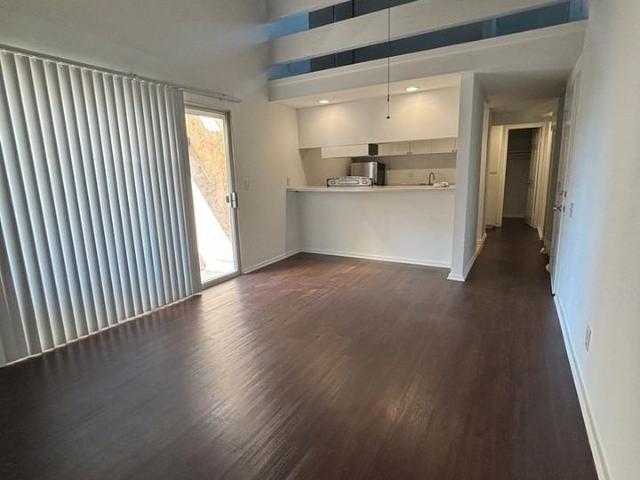 Apartment for rent in Costa Mesa, California