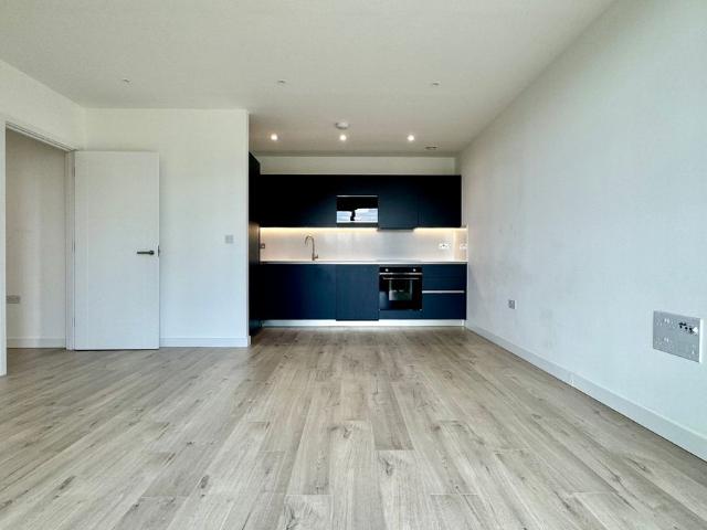 Apartment for rent in Brownswood Park, Stoke Newington
