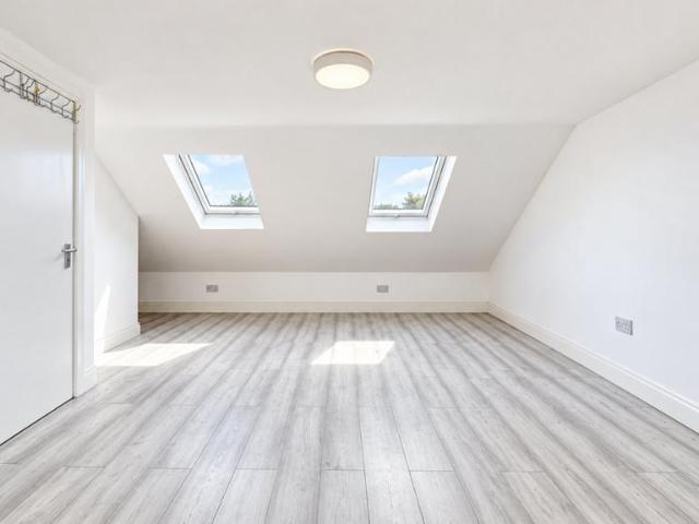 Apartment for rent in London Borough of Ealing, Greenford